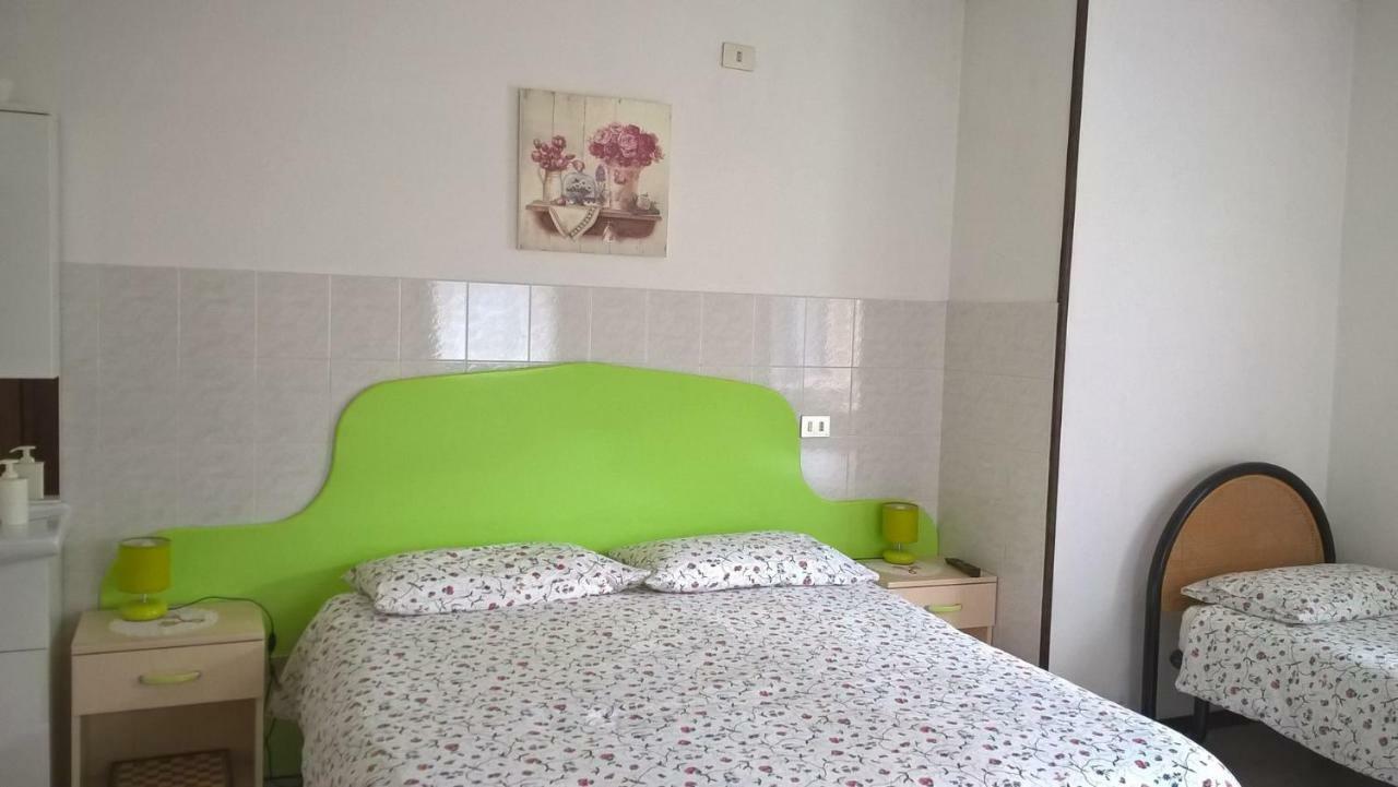 B&B Ai Pini Tiarno di Sopra Bagian luar foto